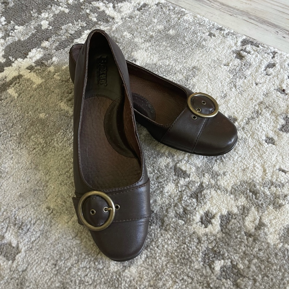 🆕BRAND NEW BORN DARK BROWN LEATHER DRESS FLATS!😍